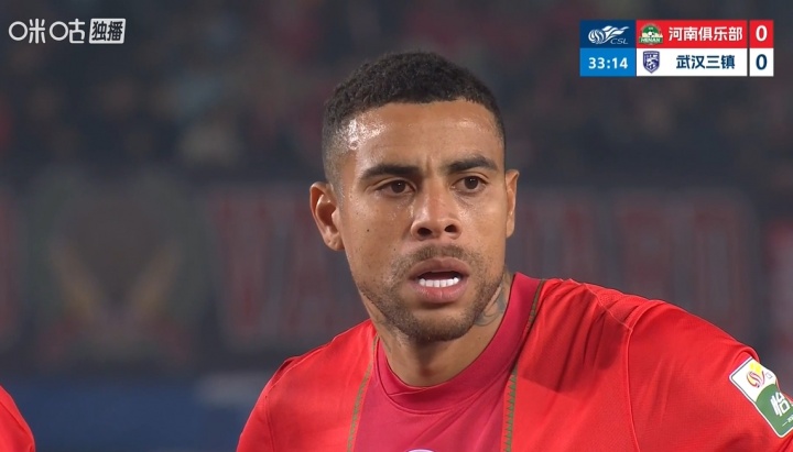 九游体育官网入口-大为震撼！方镜淇手指错位+队医现场复位，古斯塔沃直接看呆了！